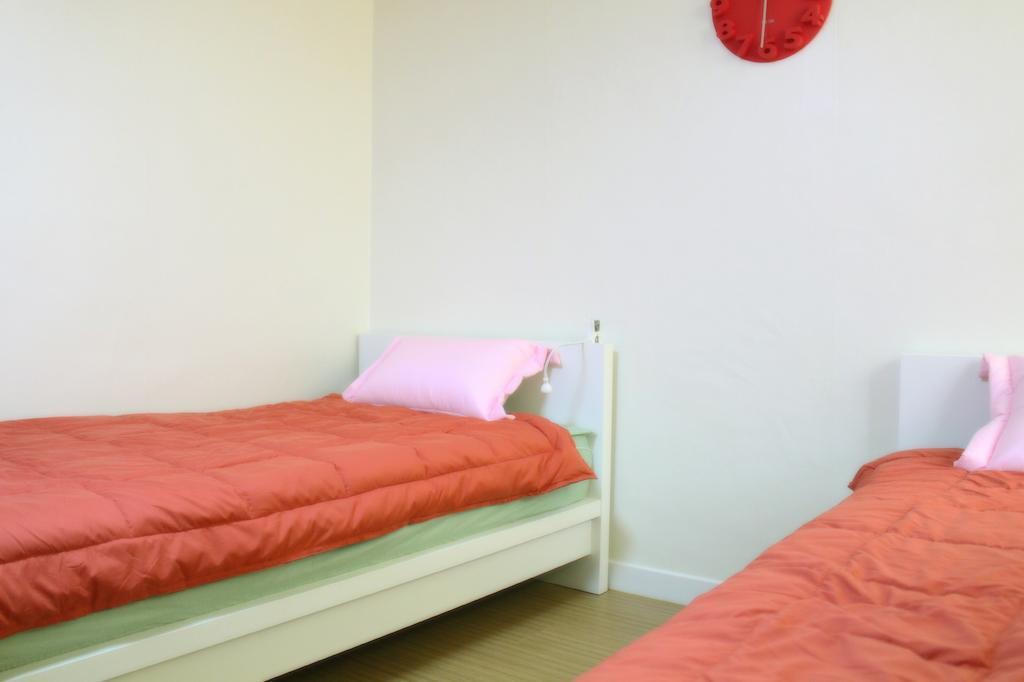 Chanchala Cafe & Hostel HHQ Room photo