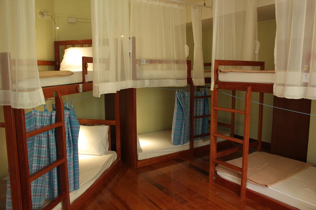 Chanchala Cafe & Hostel HHQ Exterior photo